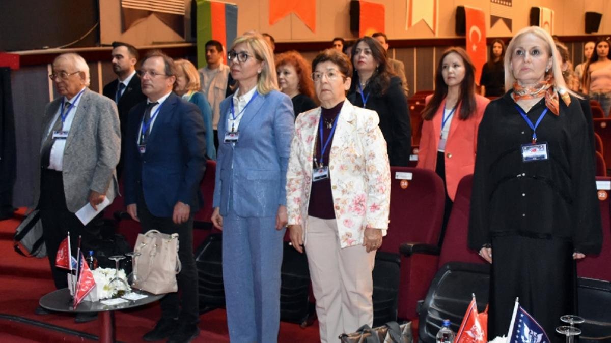 Resmi açılış ve ilk oturumlar