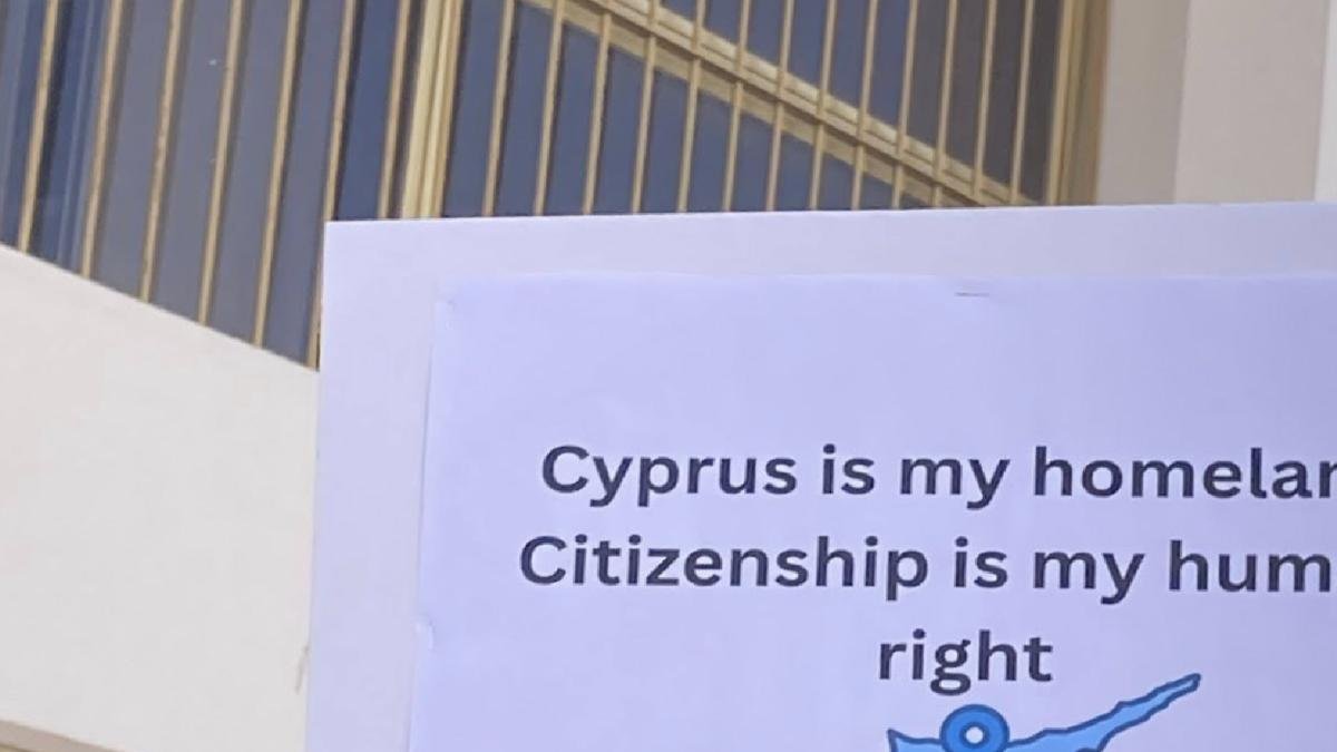 Kimliksizler Derneği'nin Güney Kıbrıs'ta Başlattığı Toplu Başvuru Eylemi