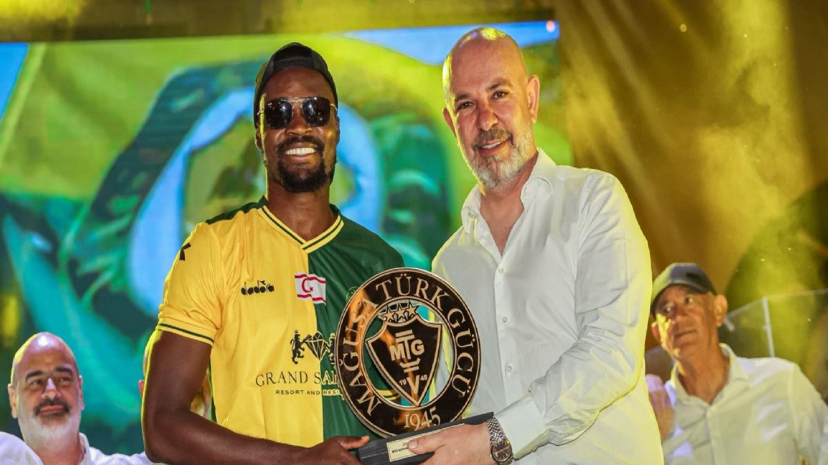 Ünlü Sanatçı Hadise ve Müzik Dolu Anlar