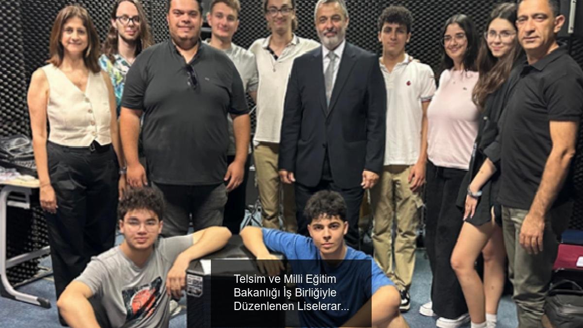 Telsim ve Milli Eğitim Bakanlığı İş Birliğiyle Düzenlenen Liselerarası Müzik Yarışmasının Büyük Ödülü Levent College’e Takdim Edildi